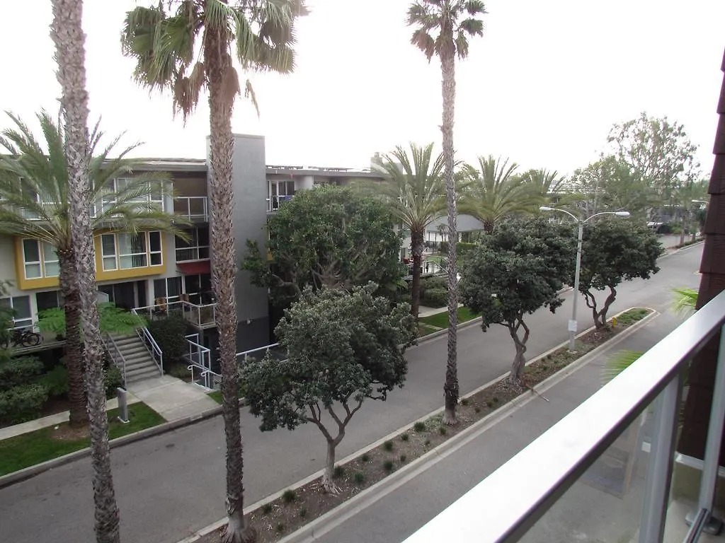 Walk To The Beach! Resort Style Apartment Marina del Rey