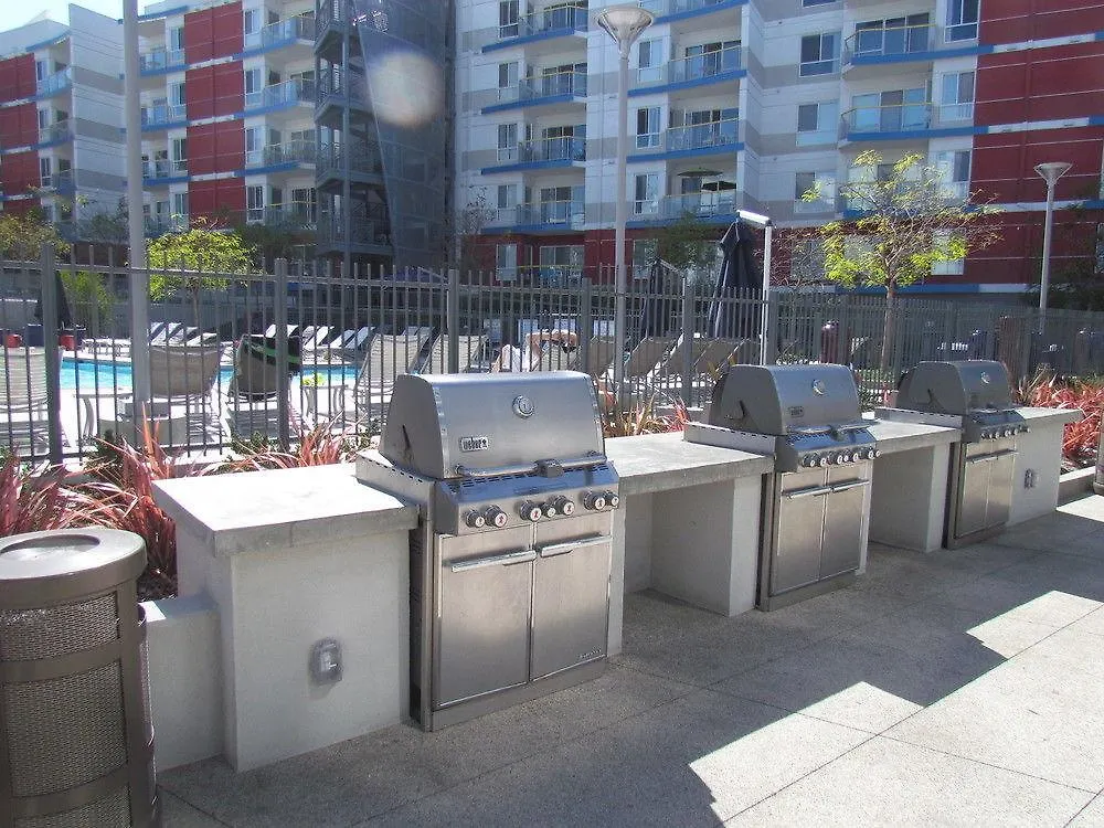 Walk To The Beach! Resort Style Apartment Marina del Rey
