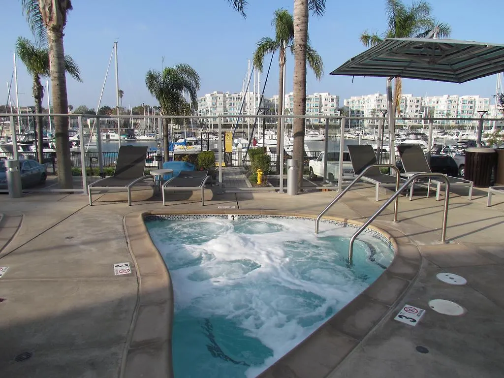 Walk To The Beach! Resort Style Apartment Marina del Rey